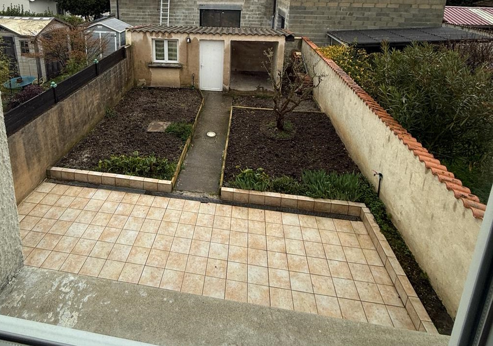 amenagement_terrase_gazon_eclairage_carrelage